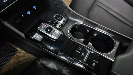 Hyundai (DN8) 2.0 2021 9