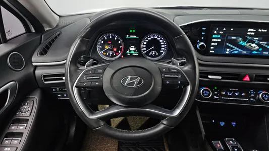 Hyundai (DN8) 2.0 2021 14