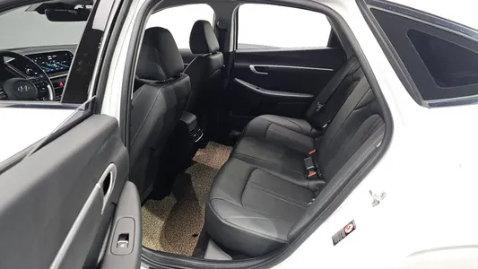 Hyundai (DN8) 2.0 2021 18