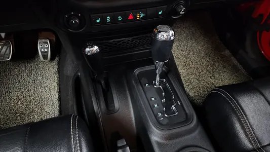Jeep (JK) 2.8 4 2012 9