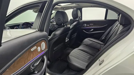 Mercedes-Benz E-Class W213 E300 2018 12