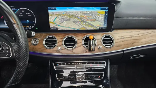 Mercedes-Benz E-Class W213 E300 2018 14