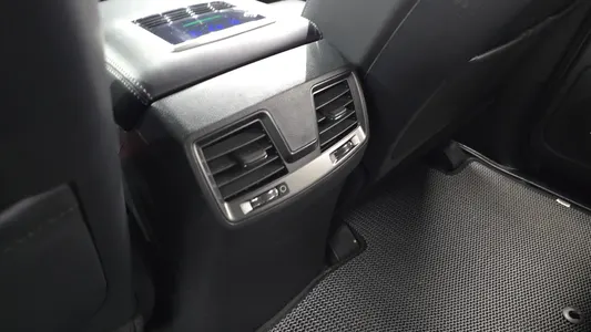 KG Mobility 렉스턴 스포츠 칸 2.2 4WD 2022 18