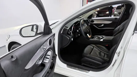 Mercedes-Benz C-Class W205 C200 2015 11