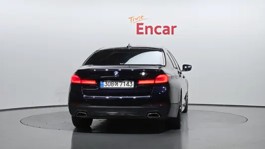 BMW 5 Series (G30) 520i M 2022 4