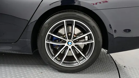 BMW 5 Series (G30) 520i M 2022 5