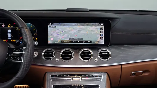 Mercedes-Benz E-Class W213 E350 4MATIC AMG Line 2021 14