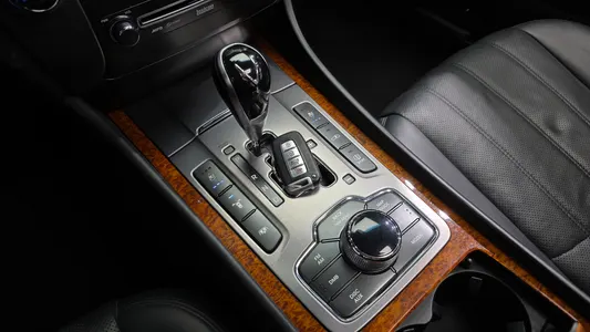 Hyundai () VS380 2010 9