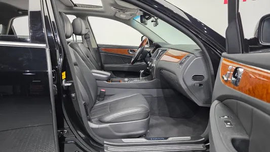 Hyundai () VS380 2010 11