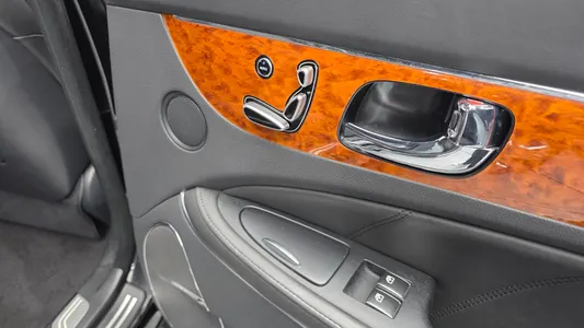 Hyundai () VS380 2010 16