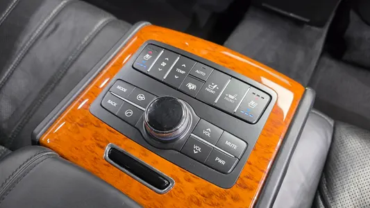 Hyundai () VS380 2010 17