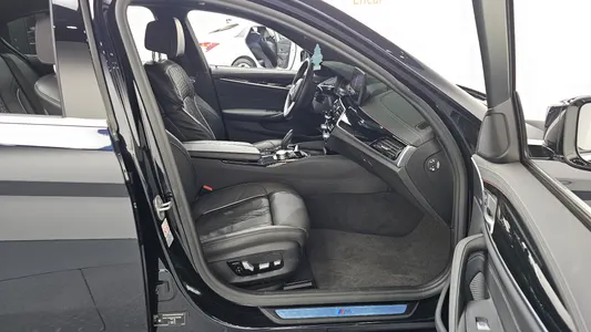 BMW 5 Series (G30) 523d M 2021 11
