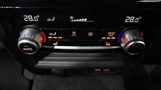 BMW 5 Series (G30) 523d M 2021 18