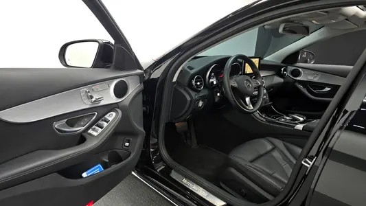 Mercedes-Benz C-Class W205 C200 2017 11