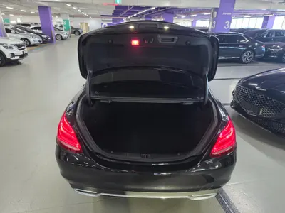 Mercedes-Benz C-Class W205 C200 2017 24