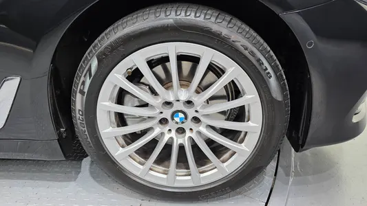 BMW 5 Series (G30) 520i 2020 5