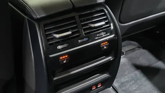 BMW 5 Series (G30) 520i 2020 18