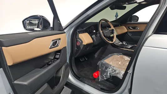 Land Rover 레인지로버 벨라 3.0 P400 HSE 2024 9