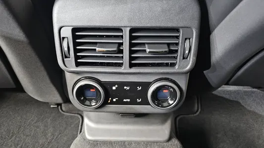 Land Rover 레인지로버 벨라 3.0 P400 HSE 2024 17