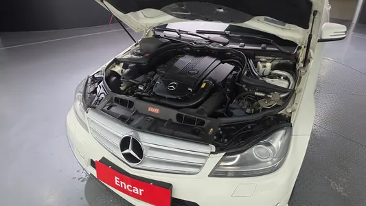 Mercedes-Benz C-Class W204 C200 CGI 2011 6