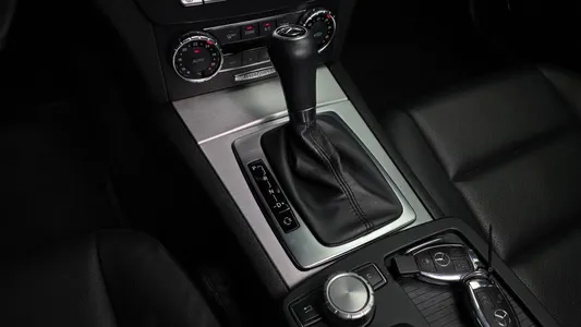 Mercedes-Benz C-Class W204 C200 CGI 2011 9