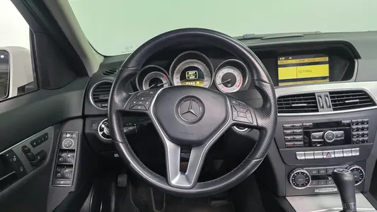Mercedes-Benz C-Class W204 C200 CGI 2011 13