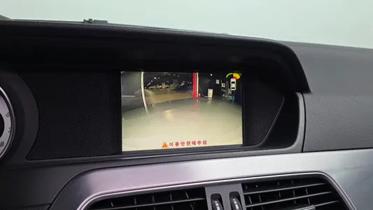Mercedes-Benz C-Class W204 C200 CGI 2011 15