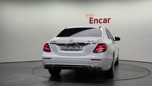 Mercedes-Benz E-Class W213 E220d 4MATIC 2017 4