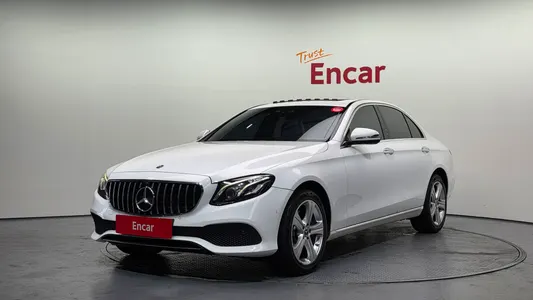 Mercedes-Benz E-Class W213 E220d 4MATIC 2017