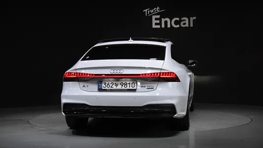 Audi A7 (4K) 55 TFSI 2022 4
