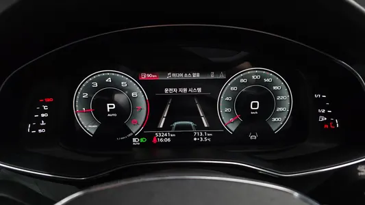 Audi A7 (4K) 55 TFSI 2022 8
