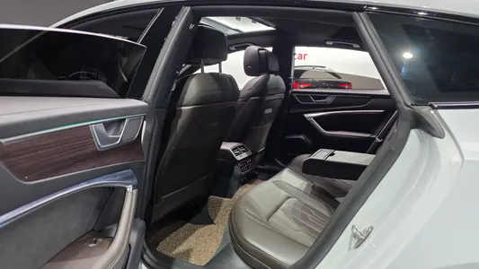 Audi A7 (4K) 55 TFSI 2022 12