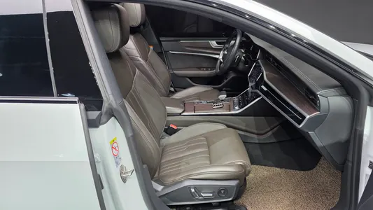 Audi A7 (4K) 55 TFSI 2022 10