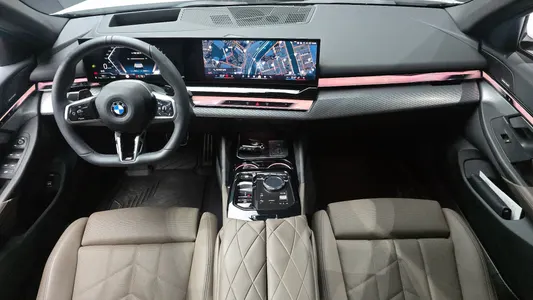 BMW 5 Series (G60) 520i M 2025 7