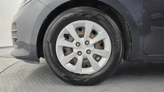 Kia 프라이드 5DR 1.4 MPI 2016 5
