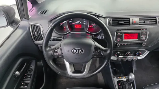 Kia 프라이드 5DR 1.4 MPI 2016 13