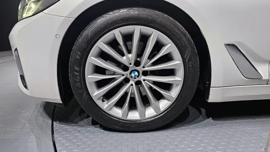 BMW 5 Series (G30) 520i 2022 5