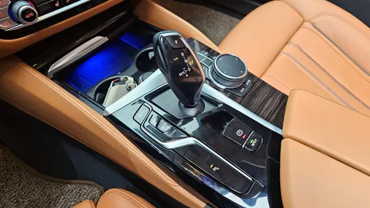 BMW 5 Series (G30) 520i 2022 9