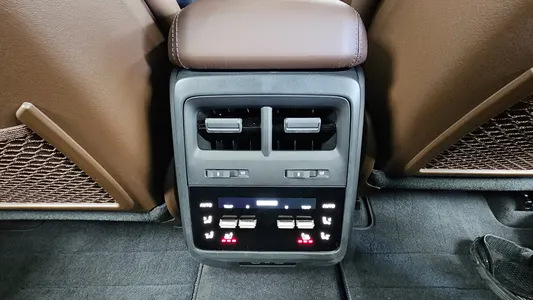 Porsche EV 2025 18