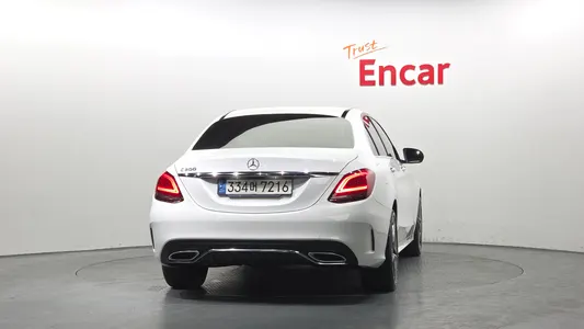Mercedes-Benz C-Class W205 C200 AMG Line 2021 4