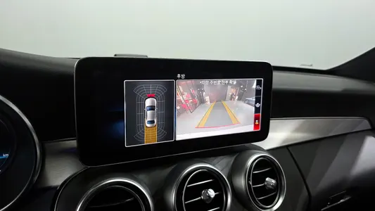 Mercedes-Benz C-Class W205 C200 AMG Line 2021 16