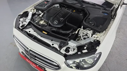 Mercedes-Benz E-Class W213 E220d 4MATIC 2022 6