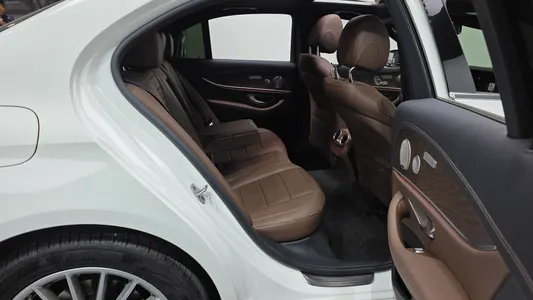 Mercedes-Benz E-Class W213 E220d 4MATIC 2022 12