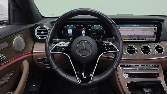 Mercedes-Benz E-Class W213 E220d 4MATIC 2022 13