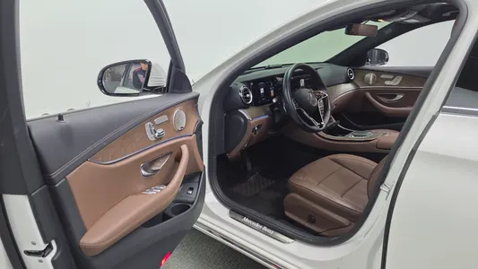 Mercedes-Benz E-Class W213 E220d 4MATIC 2022 10