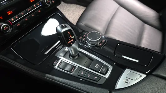 BMW 5 Series (F10) 520d xDrive M 2015 9