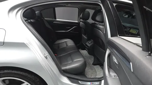 BMW 5 Series (F10) 520d xDrive M 2015 12