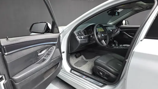 BMW 5 Series (F10) 520d xDrive M 2015 10