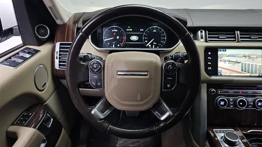 Land Rover 4 4.4 SDV8 Vogue SE 2015 11