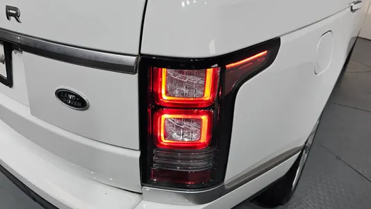 Land Rover 4 4.4 SDV8 Vogue SE 2015 23